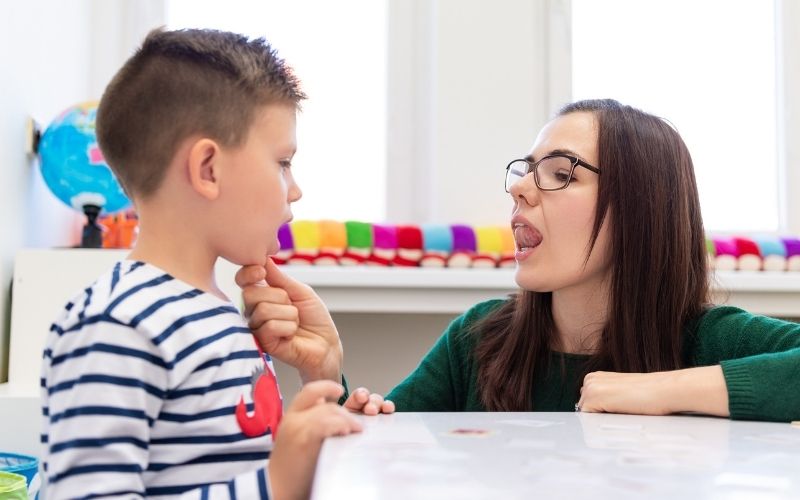 speech development milestones vs delay